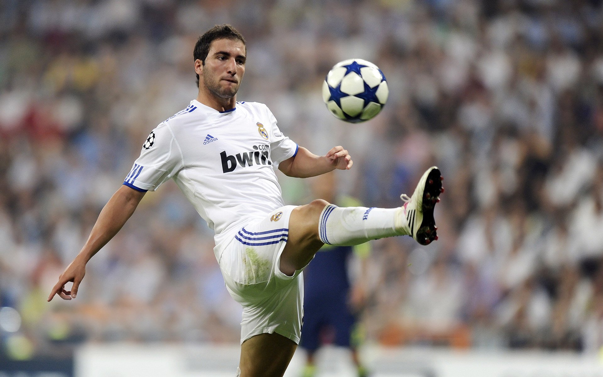 布克状态火热，快船火力压制掘金，西部格局的战术革命