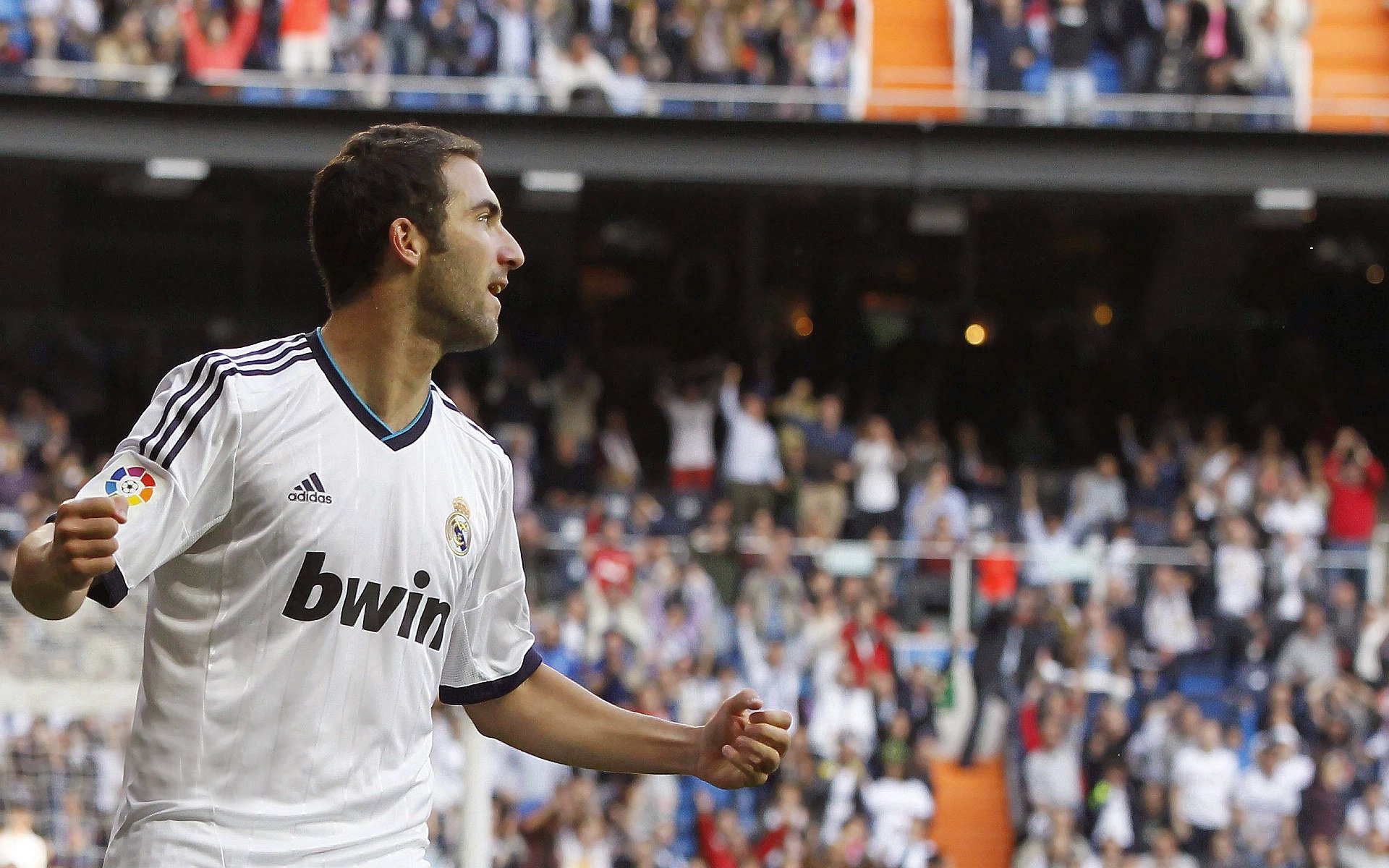 意甲焦点战？阿根廷最后时刻绝杀切尔西！足球叙事如何重塑我们的记忆