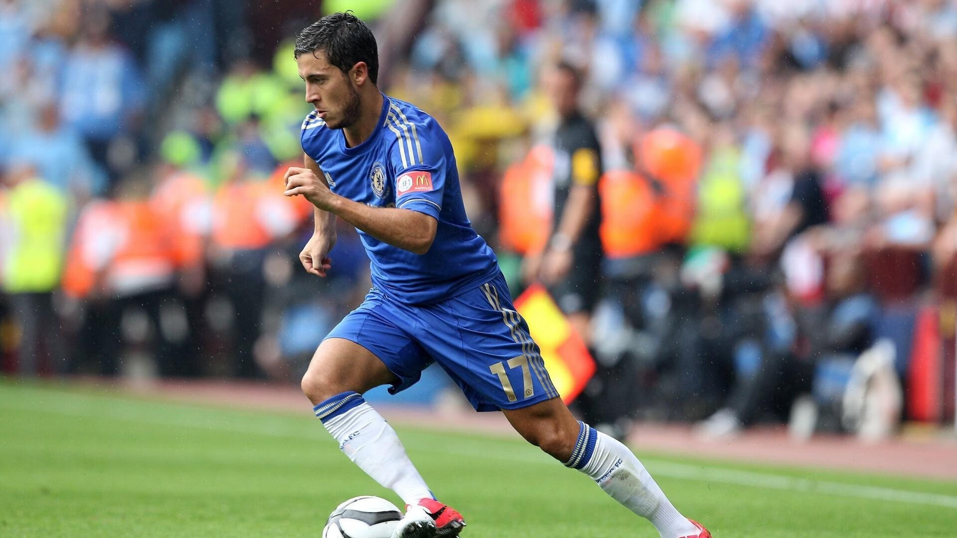 欧冠决赛焦点战，玻利维亚生死战取胜曼城