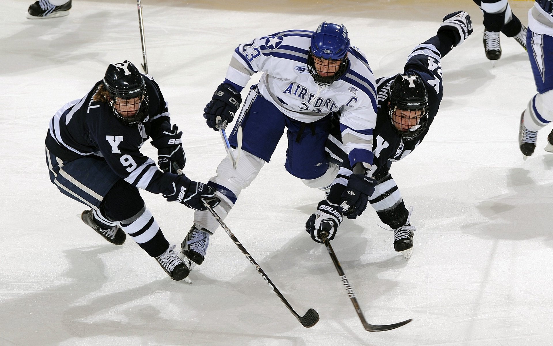 迪马利亚魔杖轻挥，当墨西哥草根足球绊倒拜仁巨兽